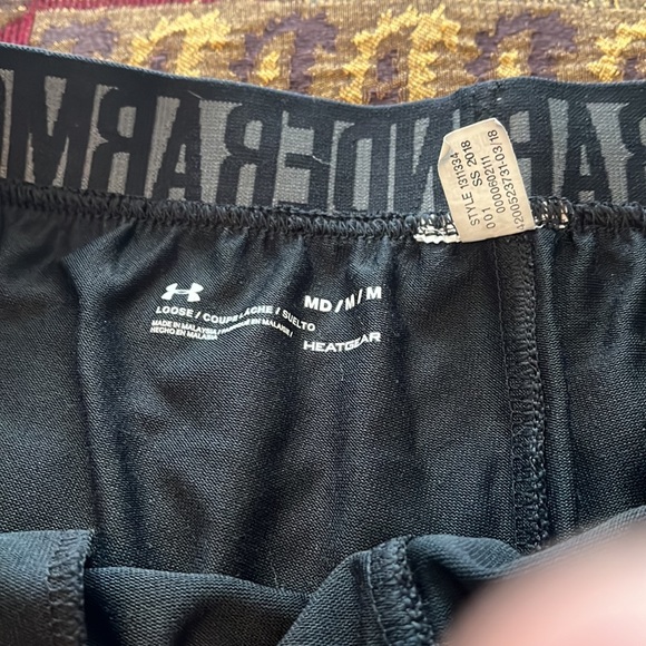 Under Armour Loose Fit Capris - Picture 4 of 4